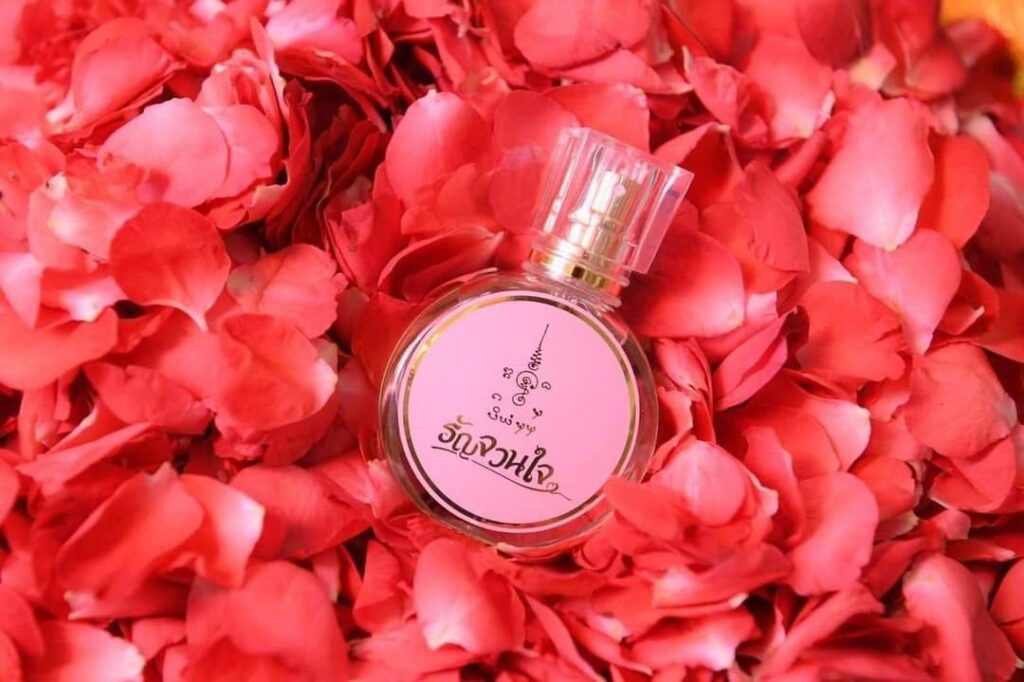 5 เทคนิคออกแบบกล่องให้ดู "แพง" (Luxury Design Principles) 7